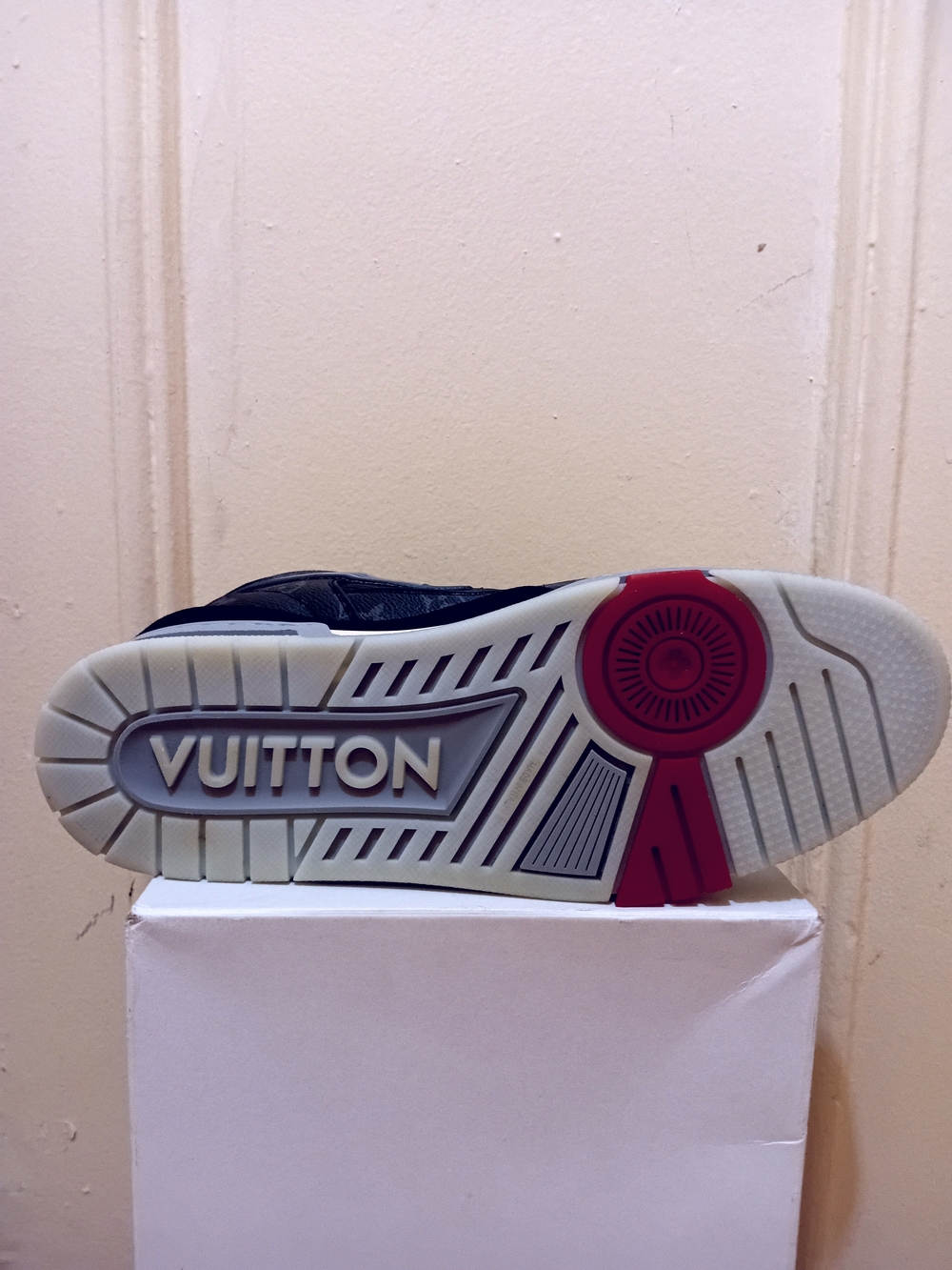 Louis Vuitton LV Trainer Sneaker in Black Monogram - Picture 5 of 5